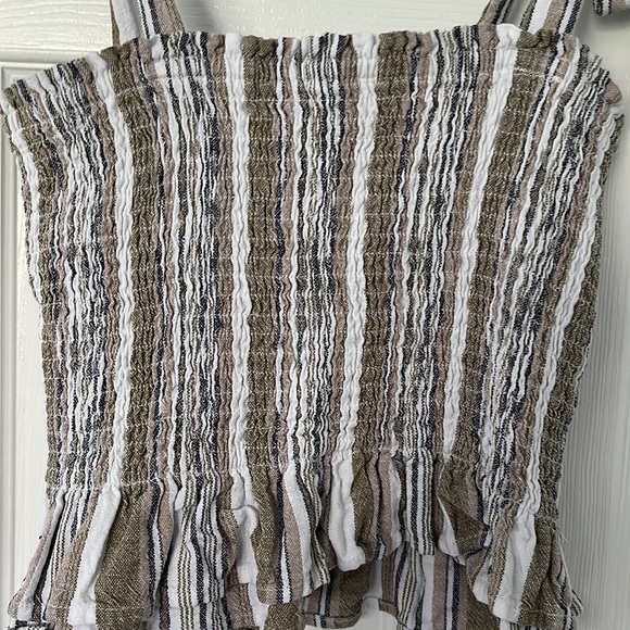 Tank - Picture 2 of 4